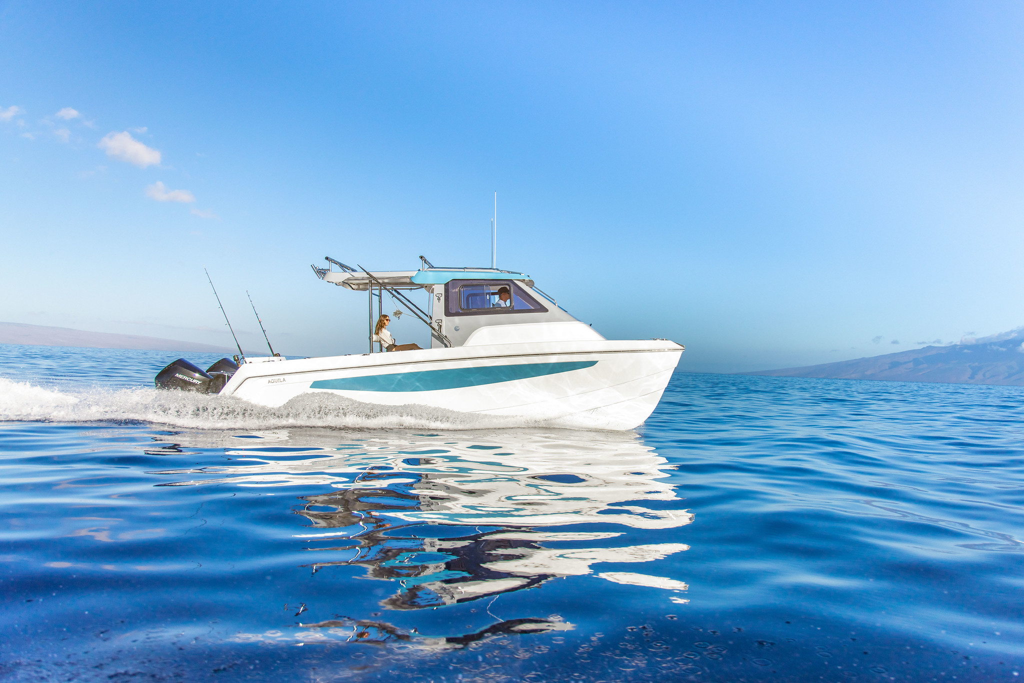 Aquila 28 Molokai Cuddy