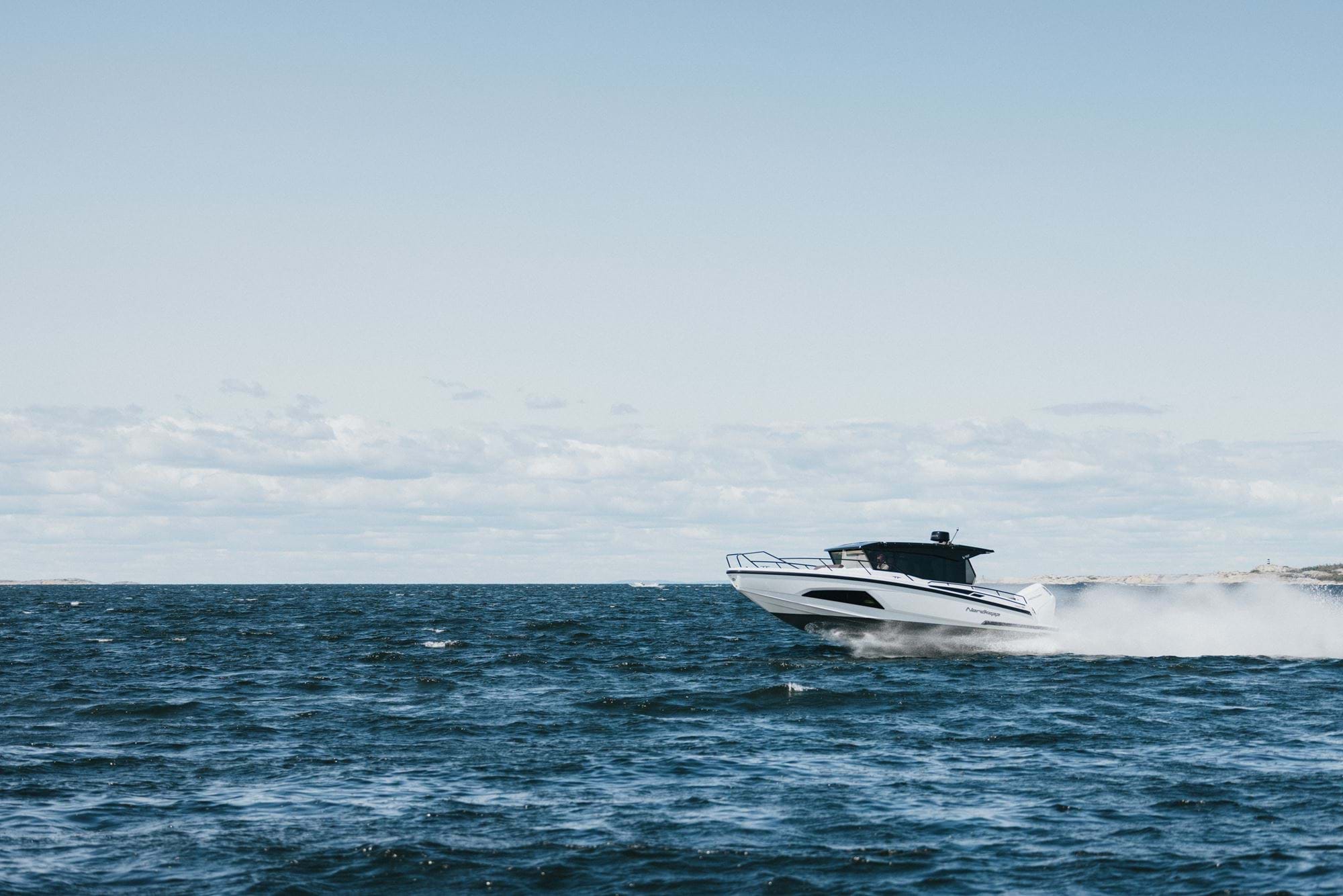 Nordkapp Coupe 905 V12