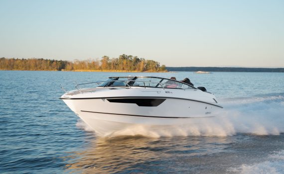 Flipper 800 DC - Hull and Deck - 2