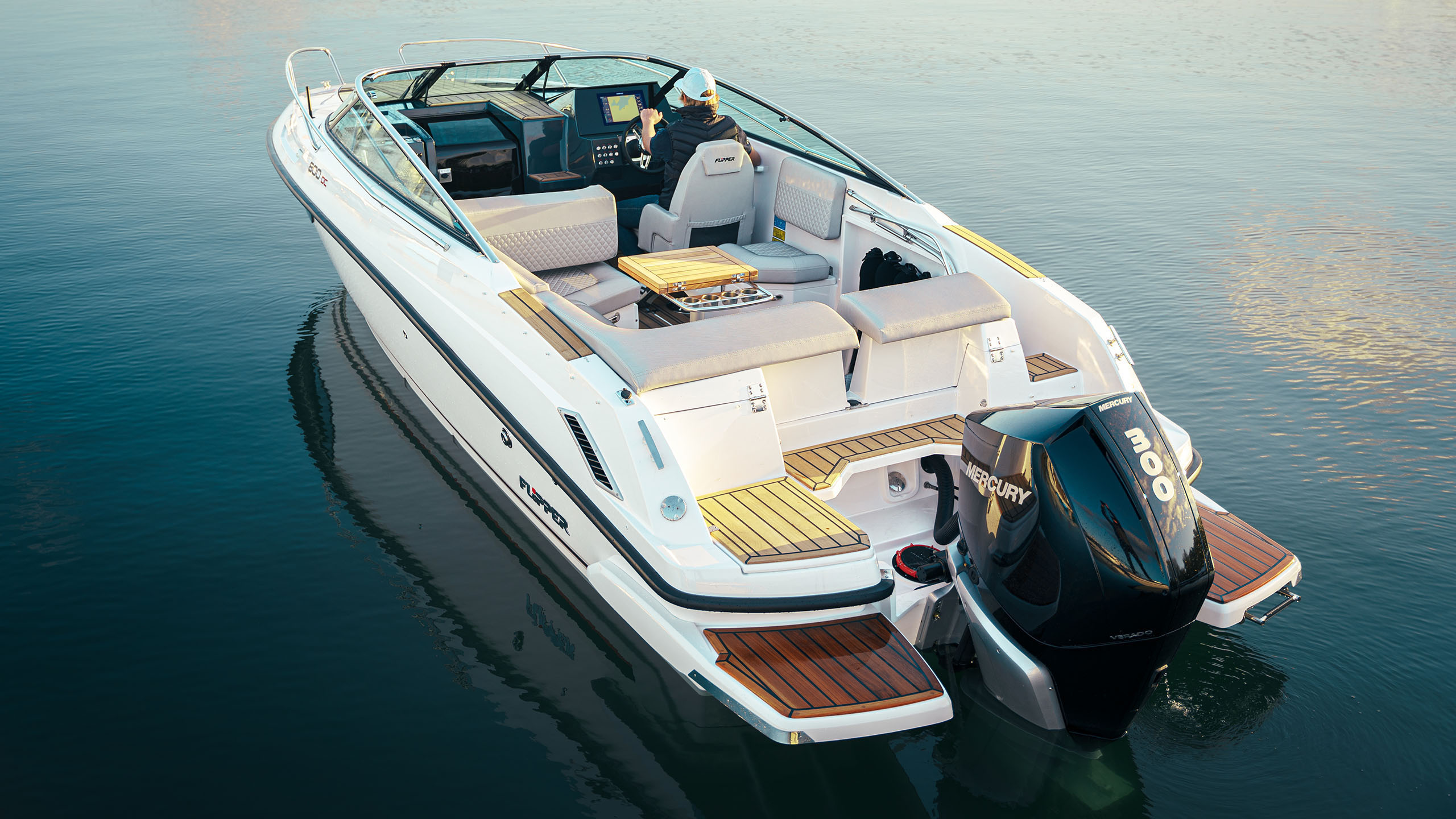 Flipper 800 DC - Swim Platform